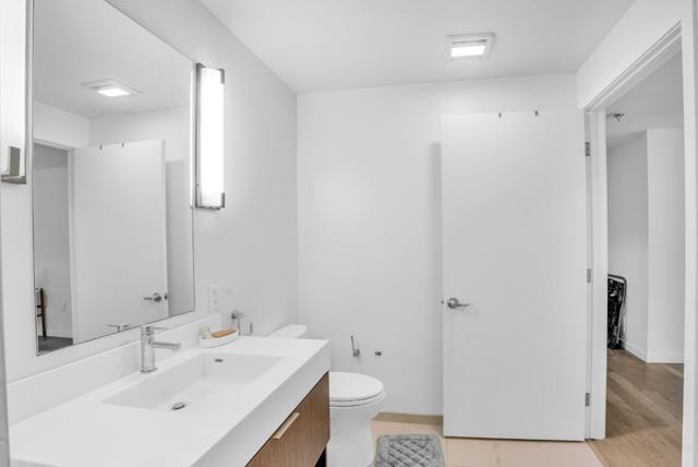 10 Innes Court, San Francisco CA: https://media.crmls.org/mediaz/ecf79536-c6ff-4580-8538-411bb7ea8822.jpg
