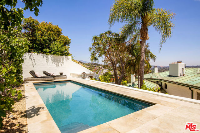 2249 Mountain Oak Drive, Los Angeles CA: https://media.crmls.org/mediaz/ecf7aab4-3ee9-4333-a411-96bbbb4eeadb.jpg