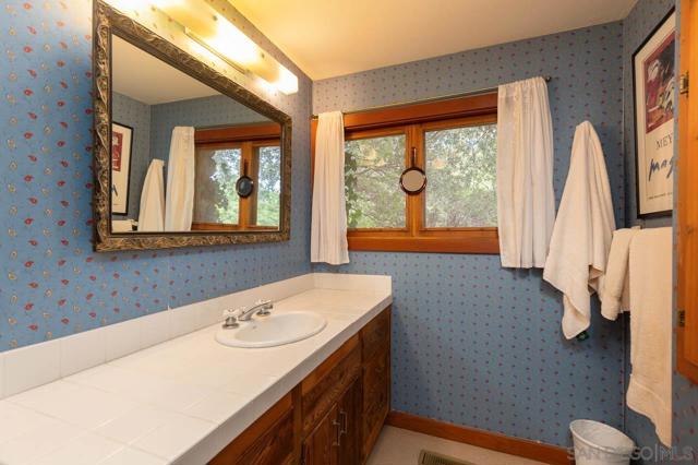 4597 Luneta Drive, Julian CA: https://media.crmls.org/mediaz/ecf7de74-16fa-433f-8c8a-20def7017fd5.jpg