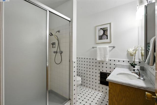 3101 61St Ave, Oakland CA: https://media.crmls.org/mediaz/ecf822a6-567f-49a1-85e6-fdc828a9c4e4.jpg