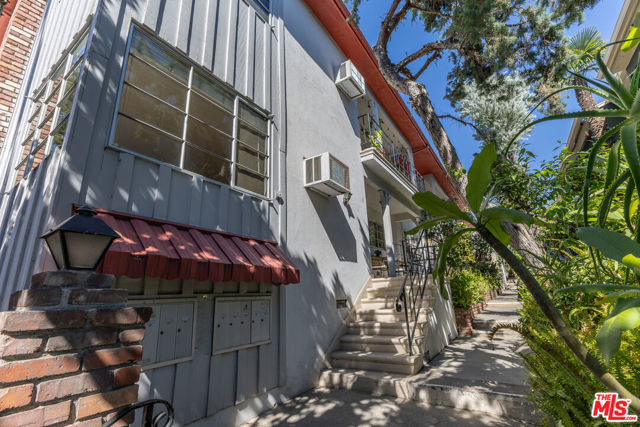 4507 Finley Avenue, 1 photo 3