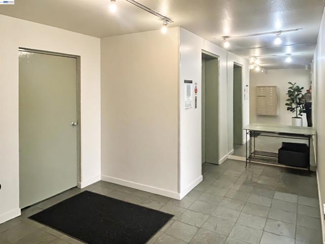 5335 Broadway Terrace, Oakland CA: https://media.crmls.org/mediaz/ecf8b447-d3ce-40e4-8fb8-b2a949a2e621.jpg