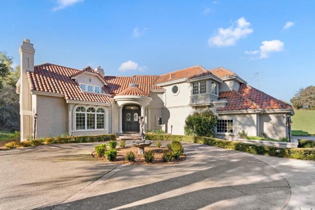13206 Wright Way, Los Altos Hills CA: https://media.crmls.org/mediaz/ecf90163-a161-44b8-b562-6eb13a52e01c.jpg