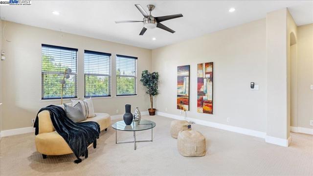 2133 Demetrius Way, Roseville CA: https://media.crmls.org/mediaz/ecf962ab-96cc-48b2-afaf-3adf256b28ff.jpg