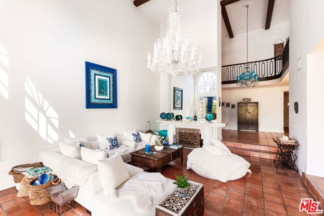 Drew Fenton | 2113 Stoney Hill Road Los Angeles CA | MLS: 7403799