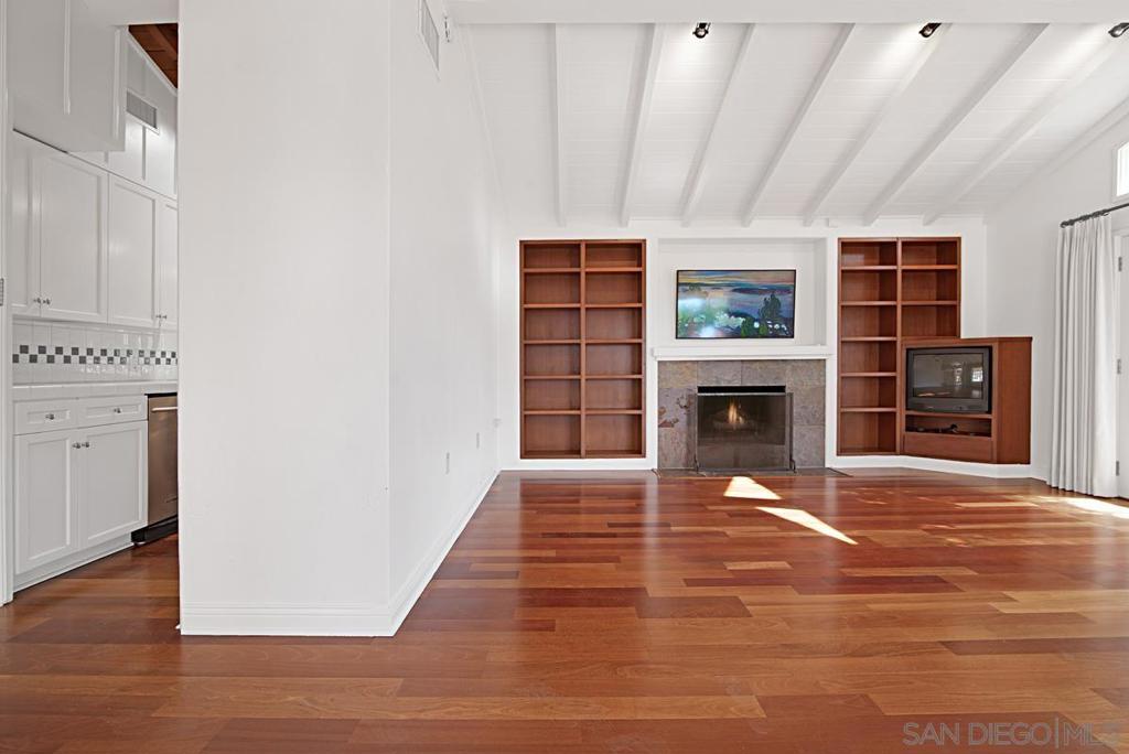 573 Amphitheatre Dr - photo 5
