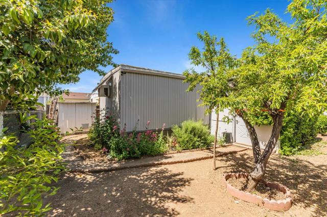 500 W 10 Street, Gilroy CA: https://media.crmls.org/mediaz/ecf9a81a-648a-4cc9-836a-aa7d745794d8.jpg