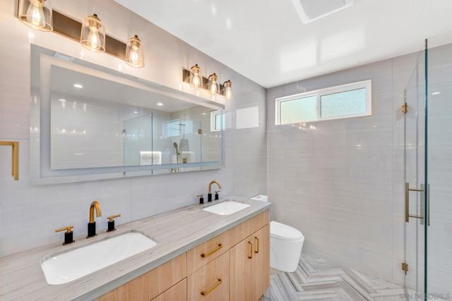 7105 Mimosa Dr, Carlsbad CA: https://media.crmls.org/mediaz/ecf9ba6e-0bde-4d27-aa25-01990baa1ac7.jpg