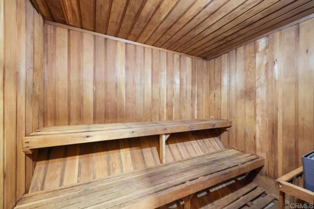 10350 Caminito Cuervo, San Diego CA: https://media.crmls.org/mediaz/ecf9db2c-1089-4adf-bfd0-b40d1deb8ccc.jpg