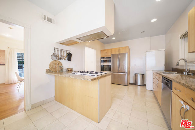 320 Westminster Avenue, Los Angeles CA: https://media.crmls.org/mediaz/ecfa65bf-b241-4238-aa4a-ed1389d80102.jpg