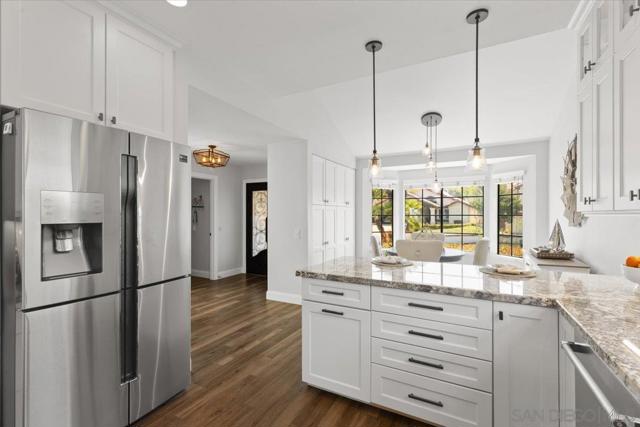 16263 Via Embeleso, San Diego CA: https://media.crmls.org/mediaz/ecfa7390-672c-4777-bd2d-1efedb71b877.jpg