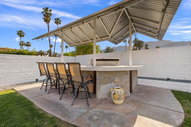 2943 Guadalupe Road, Palm Springs CA: https://media.crmls.org/mediaz/ecfaf7a3-6bff-4c26-9e3f-5678cc3f6b49.jpg