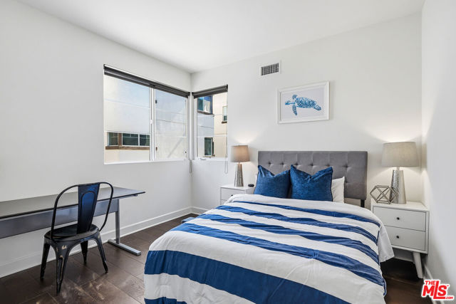 Image 10 of 33 For 5821 Lantern Court