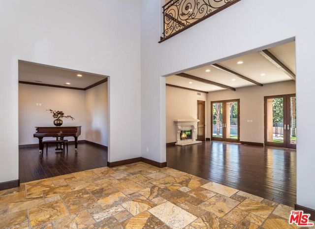 5427 Genesta Avenue, Encino CA: https://media.crmls.org/mediaz/ecfb0cf0-c62a-44ca-9247-d4cbc9eb4ba5.jpg
