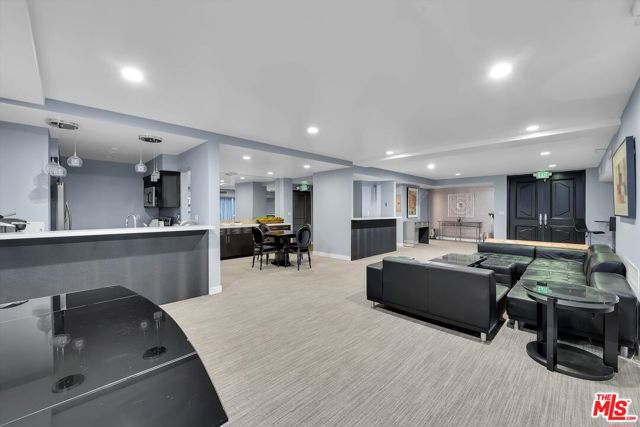 1155 N La Cienega Boulevard, West Hollywood CA: https://media.crmls.org/mediaz/ecfb0e4a-8025-4b37-988b-fa99466e68fa.jpg