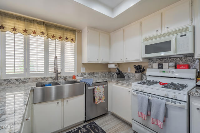 Detail Gallery Image 10 of 34 For 211 Linwood Ave #D,  Monrovia,  CA 91016 - 2 Beds | 2 Baths