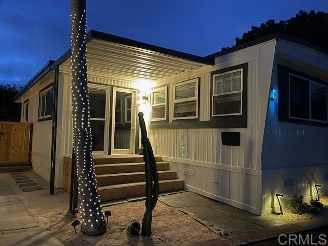 699 N Vulcan Avenue, Encinitas CA: https://media.crmls.org/mediaz/ecfb7adb-f51f-4776-bd9d-702fd041e14c.jpg