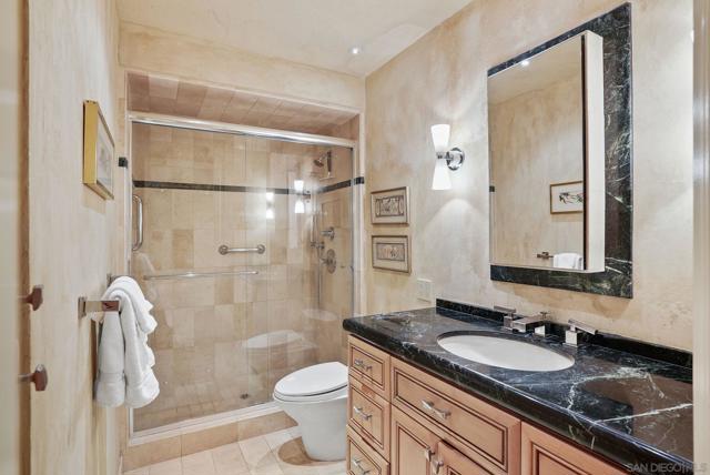 Image 39 of 46 For 1810 Avenida Del Mundo  703