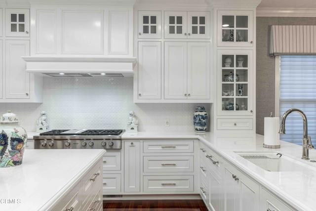 2300 Weybridge Drive, Bakersfield CA: https://media.crmls.org/mediaz/ecfc54b4-6e25-416b-bb6c-683e50bed89b.jpg