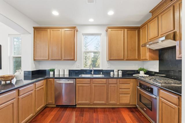 203 Peppermint Tree Terrace, Sunnyvale CA: https://media.crmls.org/mediaz/ecfc8749-b882-4297-adcc-701a48062655.jpg