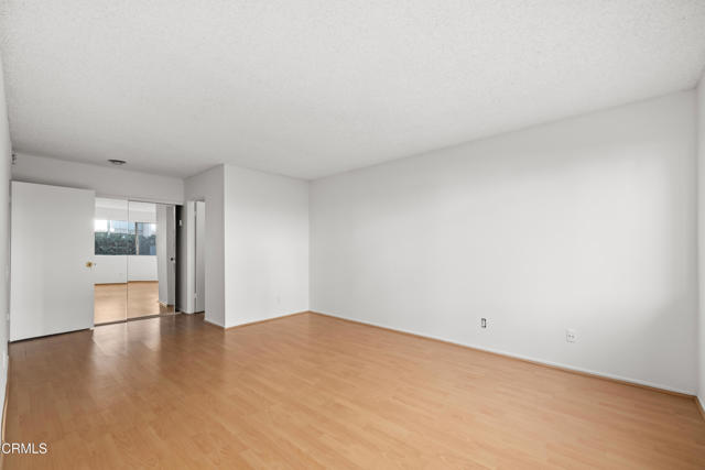Detail Gallery Image 10 of 12 For 497 S El Molino Ave #102,  Pasadena,  CA 91101 - 2 Beds | 2 Baths