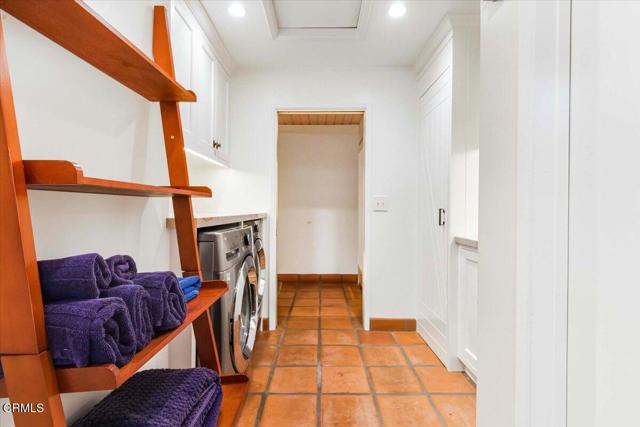 515 Del Oro Drive, Ojai CA: https://media.crmls.org/mediaz/ecfd58a5-ee4a-480f-8248-7caf778038ad.jpg