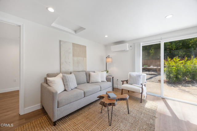 975 N Mentor Avenue, Pasadena CA: https://media.crmls.org/mediaz/ecfe49de-7532-492c-9b23-bc2a11bfc99e.jpg