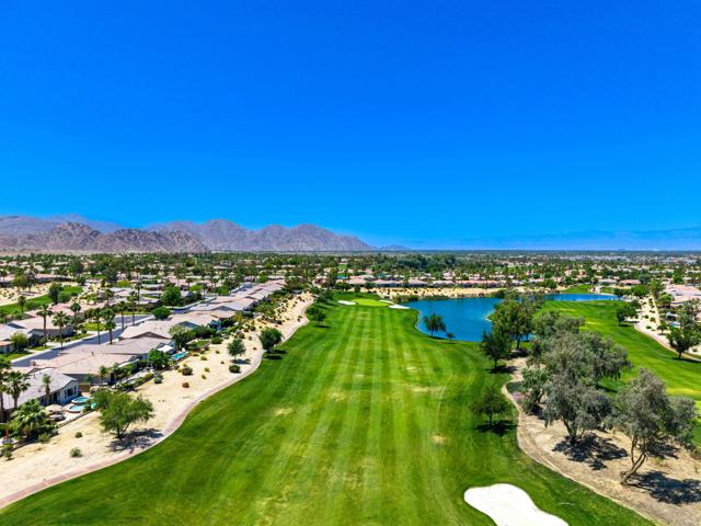 61436 Topaz Drive, La Quinta CA: https://media.crmls.org/mediaz/ecfe7333-7ff7-4223-b00c-6ea39ea8c354.jpg