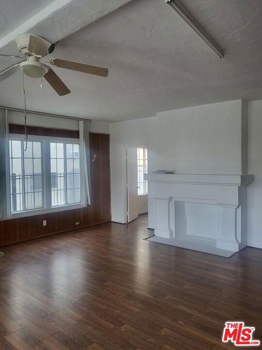 1414 S Wilton Place, Los Angeles CA: https://media.crmls.org/mediaz/ecfe8160-0080-4389-9642-e594ae2c735c.jpg