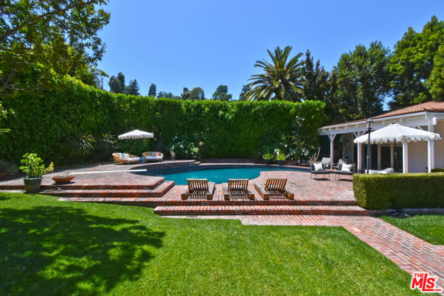 4177 KESTER Avenue, Sherman Oaks CA: https://media.crmls.org/mediaz/ecfeafb0-1e87-4094-ad6c-720d25bb507d.jpg