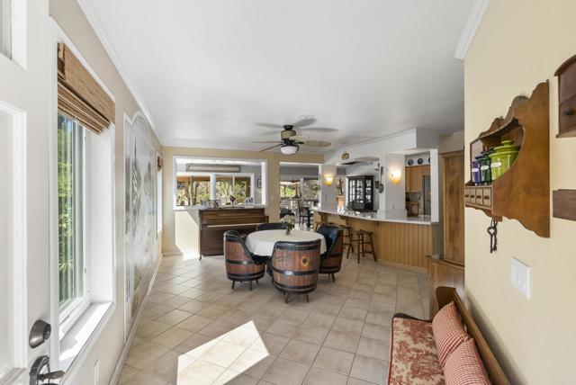 Detail Gallery Image 5 of 47 For 4989 Corte Playa Encino, San Diego,  CA 92124 - 4 Beds | 2/1 Baths