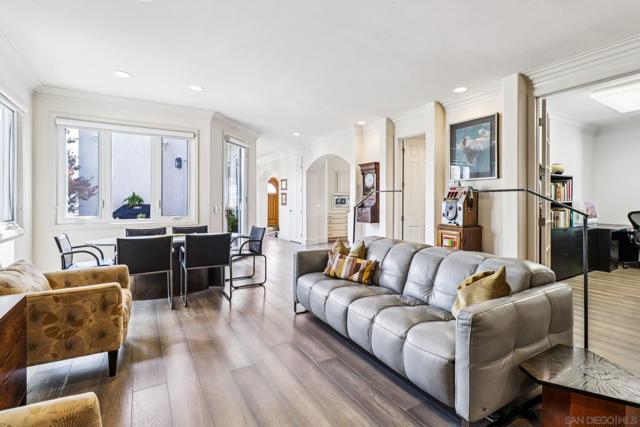 1295 W Redwood St, San Diego CA: https://media.crmls.org/mediaz/ecfef2a2-22fd-40f9-a4af-dbcd54facc59.jpg