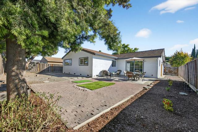 625 Kiowa Circle, San Jose CA: https://media.crmls.org/mediaz/ecff1a48-5015-4442-b61e-97a7c71e72aa.jpg