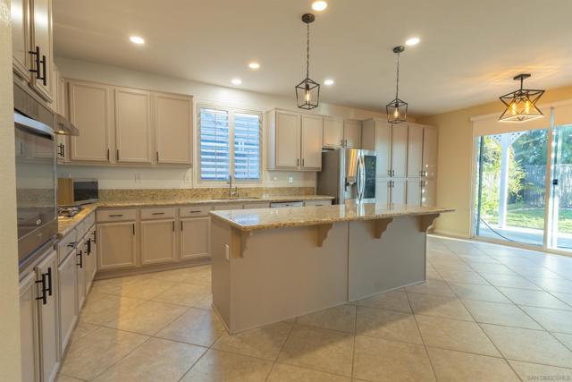 551 Dundee Ln, San Marcos CA: https://media.crmls.org/mediaz/ecff7025-d5aa-4fbf-9175-43fd10a8dfcb.jpg
