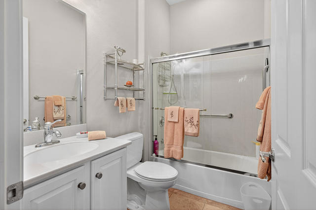 81157 Avenida Sombra, Indio CA: https://media.crmls.org/mediaz/ecffb57a-a823-4e69-aab0-9928f07476c5.jpg