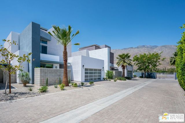 1007 Ziel Drive, Palm Springs CA: https://media.crmls.org/mediaz/ed003e99-7208-47f2-bcde-88f6aab72b80.jpg