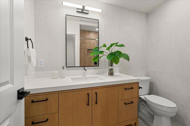 Image 17 of 34 For 880 Las Palmas Drive