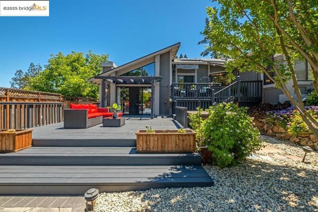 1431 Huston Rd, Walnut Creek CA: https://media.crmls.org/mediaz/ed02ed47-4e5a-42e6-ac50-6ceef71c4147.jpg
