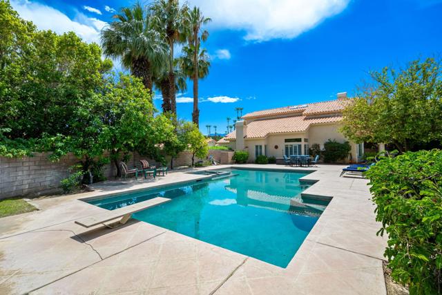 230 Augusta Drive, Palm Desert CA: https://media.crmls.org/mediaz/ed030376-1f00-403c-9c3e-37e52e9ed9c0.jpg