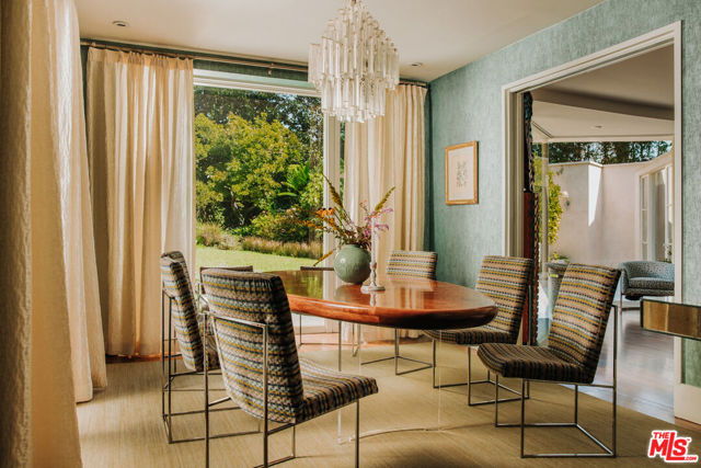 101 Bel Air Road, Los Angeles CA: https://media.crmls.org/mediaz/ed03aea2-c88c-464b-a44e-d63c544e2a8d.jpg