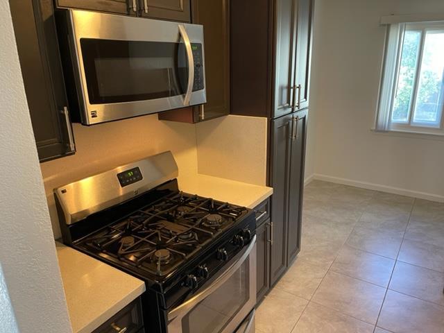 Image 5 of 13 For 927 Green Avenue 