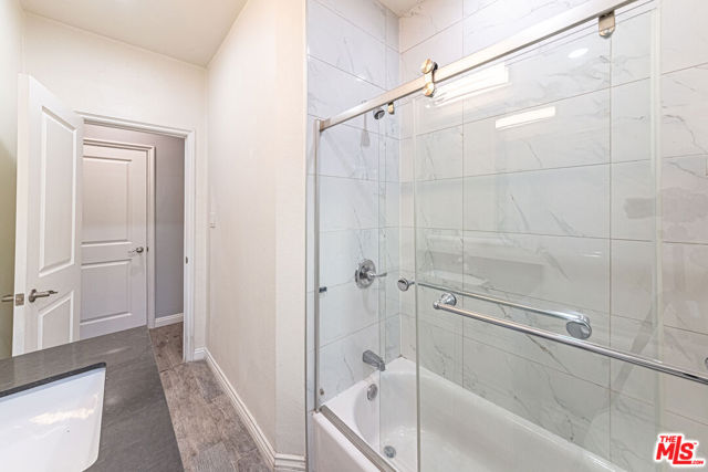 801 N Alexandria Avenue, Los Angeles CA: https://media.crmls.org/mediaz/ed045572-af88-4fdb-8793-752d14b5085d.jpg