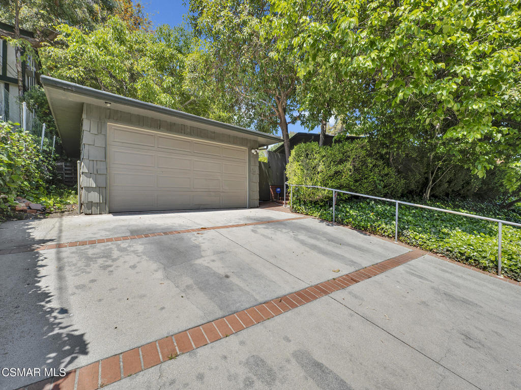 13606 Oak Canyon AvenueSherman Oaks img 36