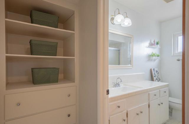528 La Mesa Drive, Salinas CA: https://media.crmls.org/mediaz/ed04785f-1b82-42aa-b8ea-4775ec8ac22d.jpg