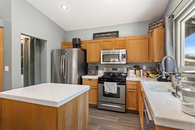 69867 Kent Place, Cathedral City CA: https://media.crmls.org/mediaz/ed047a90-d486-4da3-94e8-fb54e69c714c.jpg
