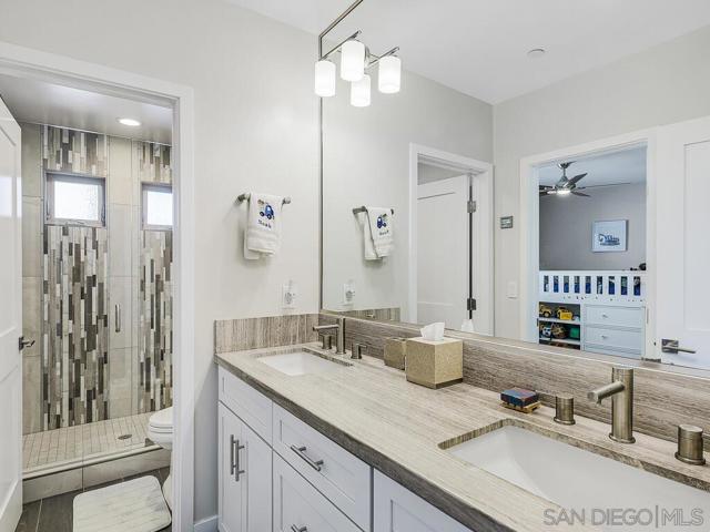 938 Opal St, San Diego CA: https://media.crmls.org/mediaz/ed04aaf8-a68f-4de1-a436-9d6d8ce15b0d.jpg
