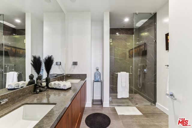 Primary 1 Bath dual Vanity