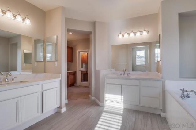 Image 36 of 68 For 16247 Deer Trail Court