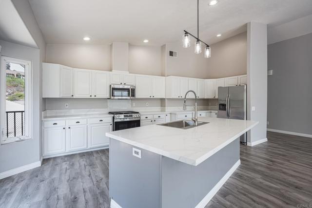 11112 Calgary Way, Valley Center CA: https://media.crmls.org/mediaz/ed051b9e-a659-40c9-8d89-afb98a247b63.jpg