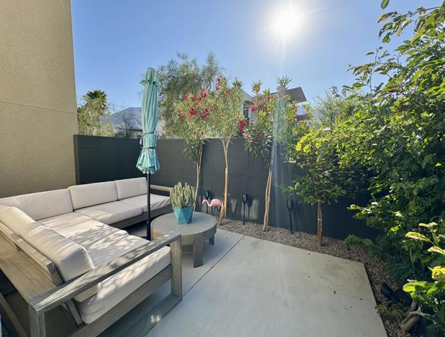 179 The Riv, Palm Springs CA: https://media.crmls.org/mediaz/ed0584c8-3a1f-4889-a104-c7c3b82a36fe.jpg